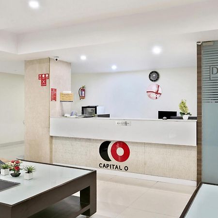 Townhouse Halcyon Deccan Inn Near Shilparamam Kondapur  Buitenkant foto