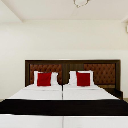 Townhouse Halcyon Deccan Inn Near Shilparamam Kondapur  Buitenkant foto